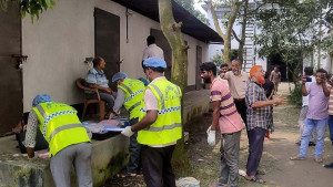 শ্রমিকদের বেঁধে রাজশাহীতে কোল্ড স্টোরেজে ডাকাতি