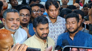 আইনশৃঙ্খলা বাহিনী অতর্কিতভাবে আমাদের ওপর হামলা চালিয়েছে: রাশেদ খান