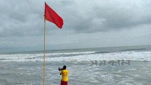 সাগরে লঘুচাপ, সমুদ্র বন্দরে ৩ নম্বর সতর্ক সংকেত