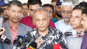 নির্বাচনের আগে আশা করছি সব অস্ত্র উদ্ধার করতে পারব: স্বরাষ্ট্র উপদেষ্টা