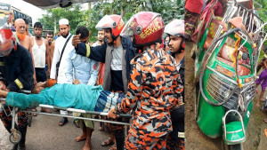 ত্রিশালে উল্টোপথে আসা ট্রাক কেড়ে নিল দুই প্রাণ