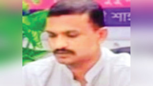 পুলিশ চলে যাওয়ার পরপরই ঘরে ঢুকে যুবককে হত্যা