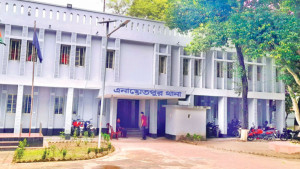ঘুরে দাঁড়ানোর চেষ্টায় এনায়েতপুর থানা