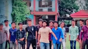 শিক্ষাপ্রতিষ্ঠানে অস্ত্র হাতে মহড়া, তোলপাড়