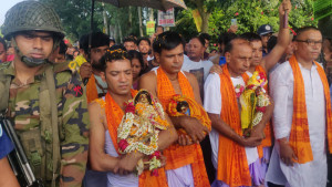 কান্তজিউ বিগ্রহ যাচ্ছে রাজবাড়িতে