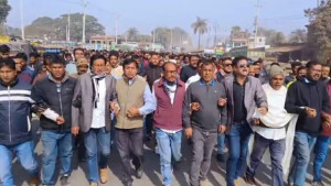 গণঅধিকারের রাশেদের মনোনয়নে বিএনপিতে ক্ষোভ, যুবদল কর্মীর কান ধরে দল ত্যাগের ঘোষণা