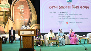 নারীদের সামনে রেখেই নতুন বাংলাদেশ গড়ে উঠুক: প্রধান উপদেষ্টা 