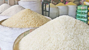 ৪৩ টাকা দরে ভারত থেকে ৫০ হাজার টন চাল কিনছে সরকার 