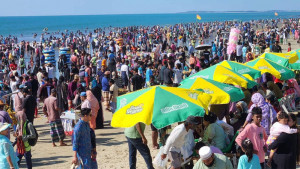 কক্সবাজার সৈকতে আতশবাজি, পটকা ও ফানুস ওড়ানো নিষিদ্ধ