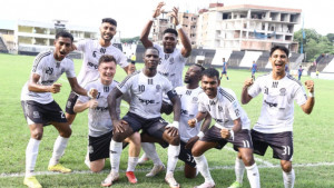 দর্শকশূন্য স্টেডিয়ামে খেলতে আপত্তি মোহামেডানের