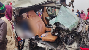ভাঙ্গায় ট্রাক-অ্যাম্বুলেন্স মুখোমুখি সংঘর্ষ, প্রাণ গেল স্বামী-স্ত্রী-শ্যালকের