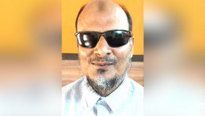 হাজারো প্রতিবন্ধীকে ‘পথ দেখান’ দৃষ্টিহীন সানোয়ার