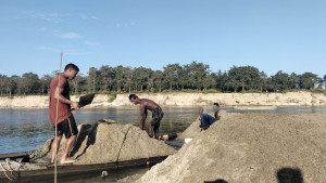 সরগরম দেবীগঞ্জের তিন বালুমহাল