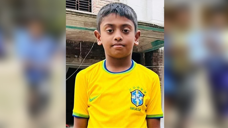 ভাড়াটিয়ার ঘরের ট্রাঙ্কে মিলল স্কুলছাত্রের লাশ ভাড়াটিয়ার ঘরের ট্রাঙ্কে মিলল স্কুলছাত্রের লাশ