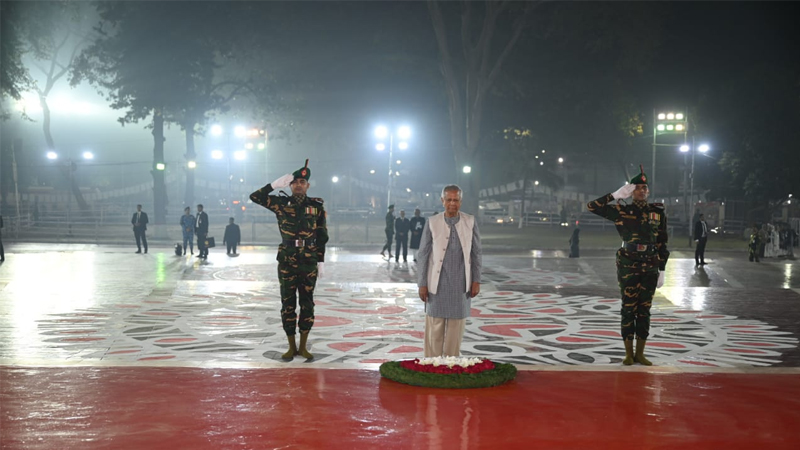 একুশের প্রথম প্রহরে শহীদ মিনারে রাষ্ট্রপতি ও প্রধান উপদেষ্টার শ্রদ্ধা একুশের প্রথম প্রহরে শহীদ মিনারে রাষ্ট্রপতি ও প্রধান উপদেষ্টার শ্রদ্ধা