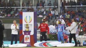 ফাইনালে দুইশ’ রানের পথে ছুটছে চট্টগ্রাম