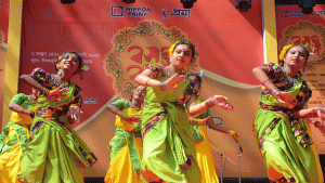 চট্টগ্রামে মাঝপথে বন্ধ হলো বসন্তবরণ উৎসব