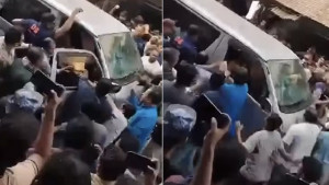 চেয়ারম্যানকে ধরতে গিয়ে স্থানীয়দের হামলায় আহত ৩ পুলিশ