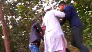 খবর সংগ্রহ করতে গিয়ে ৪ সংবাদকর্মী আহত, মামলা