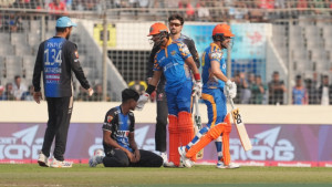 তারকা এনেও বিদায় রংপুরের, বড় জয়ে কোয়ালিফায়ারে খুলনা