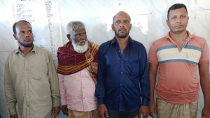 কয়রায় সরকারবিরোধী লিফলেট বিতরণকালে ৪ আওয়ামী লীগ কর্মী আটক