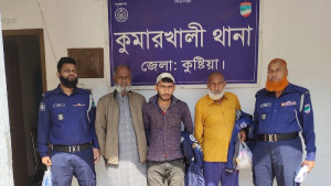 কুষ্টিয়ায় নৌকা ছিদ্র করা নিয়ে সংঘর্ষ, আহত ১৫ জন 