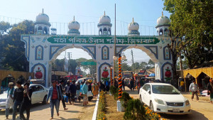 ফরিদপুরে বিশ্ব জাকের মঞ্জিলে মানুষের ঢল