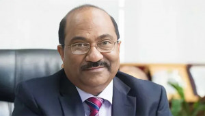 এস কে সুরের স্ত্রী ও মেয়ের জামিন স্থগিত