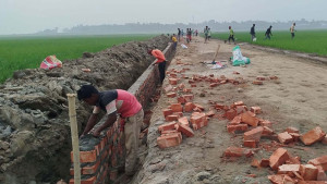 ডুবো সড়ক নির্মাণে নিম্নমানের সামগ্রী