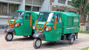 ‘টোকাই’ এখন গ্যারেজে বন্দি