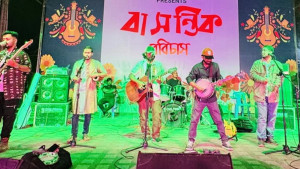 গান শেষ করে জঙ্গলে লুকাতে বাধ্য হন ব্যান্ড কৃষ্ণপক্ষ সদস্যরা