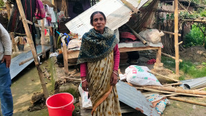 আগের দিন ঢুলির বাড়িতে তারকাঁটার বেড়া, পরদিন খুপরি ঘরে ভাঙচুর-লুটপাট