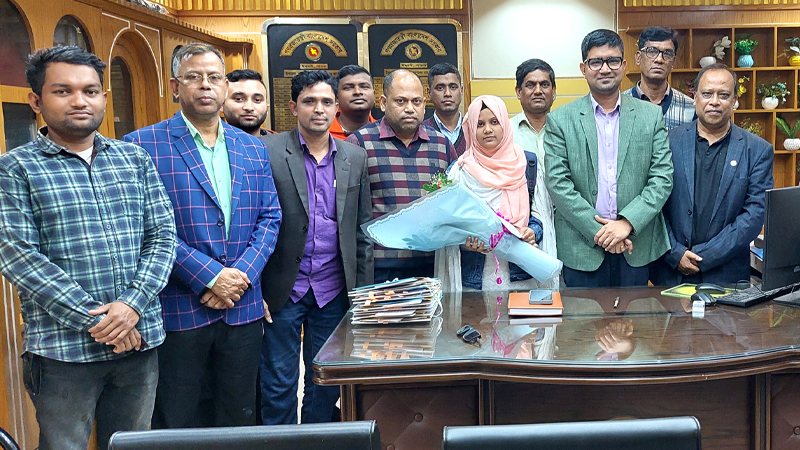 শাপলার মেডিকেল কলেজে ভর্তির দায়িত্ব নিলেন ইউএনও শাপলার মেডিকেল কলেজে ভর্তির দায়িত্ব নিলেন ইউএনও