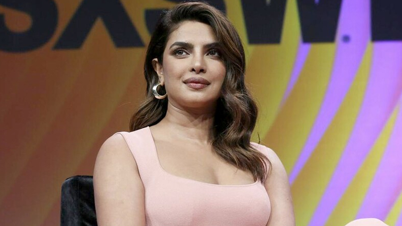 শরীরে যে সমস্যার কারণে বহু সিনেমা থেকে বাদ পড়েন প্রিয়াঙ্কা শরীরে যে সমস্যার কারণে বহু সিনেমা থেকে বাদ পড়েন প্রিয়াঙ্কা