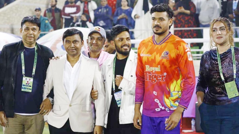 বিদেশে পালাতে চেয়েছিলেন শফিকুর! বিদেশে পালাতে চেয়েছিলেন শফিকুর!