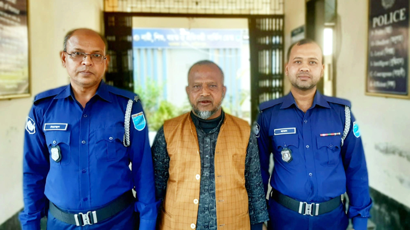 অপারেশন ডেভিল হান্ট: সালথায় ১৩ মামলার আসামি আ.লীগ নেতা গ্রেপ্তার অপারেশন ডেভিল হান্ট: সালথায় ১৩ মামলার আসামি আ.লীগ নেতা গ্রেপ্তার