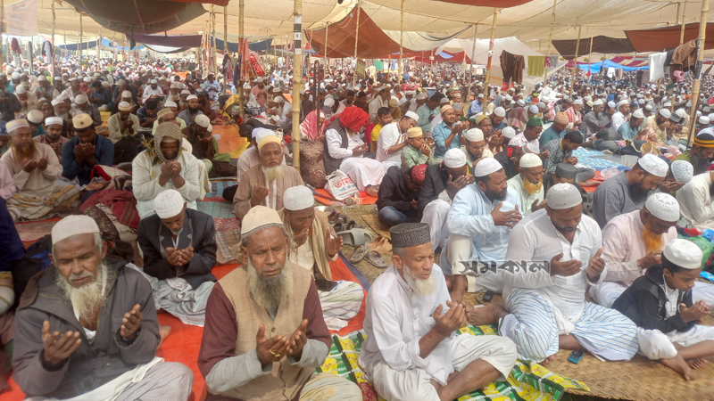 মোনাজাতের মাধ্যমে শেষ হলো শুরায়ে নেজামের দ্বিতীয় ধাপের বিশ্ব ইজতেমা মোনাজাতের মাধ্যমে শেষ হলো শুরায়ে নেজামের দ্বিতীয় ধাপের বিশ্ব ইজতেমা