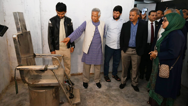 চার উপদেষ্টাকে নিয়ে ‘আয়নাঘর’ পরিদর্শনে প্রধান উপদেষ্টা চার উপদেষ্টাকে নিয়ে ‘আয়নাঘর’ পরিদর্শনে প্রধান উপদেষ্টা