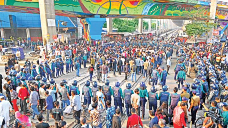 আশ্বাস পেয়ে শিক্ষার্থীদের আন্দোলন প্রত্যাহার আশ্বাস পেয়ে শিক্ষার্থীদের আন্দোলন প্রত্যাহার