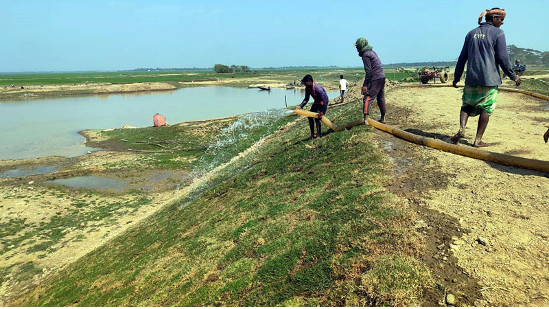 কাজের গতি নিয়ে কৃষকের টাকা নিয়ে পিআইসির ক্ষোভ কাজের গতি নিয়ে কৃষকের টাকা নিয়ে পিআইসির ক্ষোভ