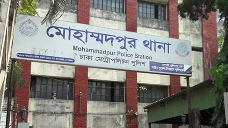 মোহাম্মদপুরে আসামি ধরতে গিয়ে হামলার শিকার ৪ পুলিশ মোহাম্মদপুরে আসামি ধরতে গিয়ে হামলার শিকার ৪ পুলিশ