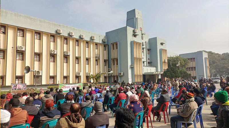 পোষ্য কোটা না দিলে জরুরি পরিষেবা বন্ধ, রাবি কর্মকর্তা-কর্মচারীদের হুঁশিয়ারি পোষ্য কোটা না দিলে জরুরি পরিষেবা বন্ধ, রাবি কর্মকর্তা-কর্মচারীদের হুঁশিয়ারি