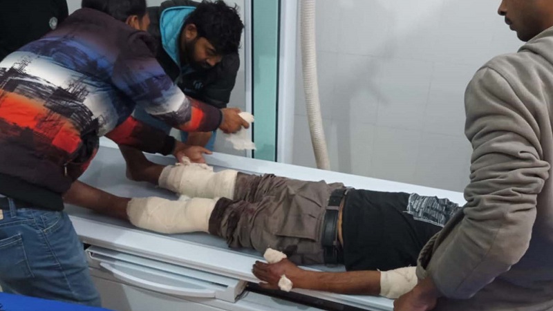 আওয়ামী লীগ নেতাকে পিটিয়ে পা ভেঙে দিল বিএনপির কর্মীরা আওয়ামী লীগ নেতাকে পিটিয়ে পা ভেঙে দিল বিএনপির কর্মীরা
