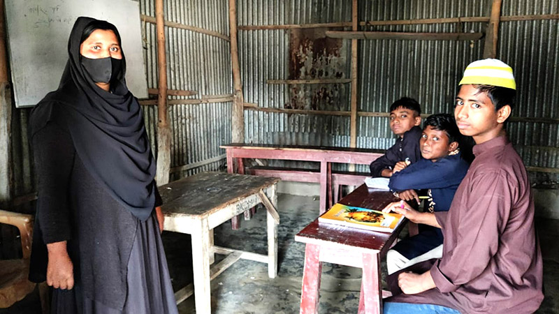 মাদ্রাসায় শিক্ষার্থী হাতে গোনা, ক্লাস নেন আয়া-নৈশপ্রহরী মাদ্রাসায় শিক্ষার্থী হাতে গোনা, ক্লাস নেন আয়া-নৈশপ্রহরী
