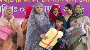 দরিদ্র ও শীতার্ত মানুষের পাশে ঢাকা সেনানিবাস লেডিস ক্লাব