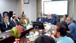 দায় স্বীকার উপদেষ্টার, বললেন দুর্ঘটনায় শাস্তি হবে কর্মকর্তারও