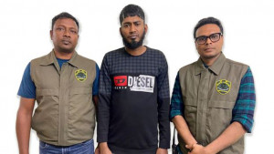 জিডির কপি পাঠিয়ে এএসপি পরিচয়, হাতিয়ে নিতেন লাখ লাখ টাকা 