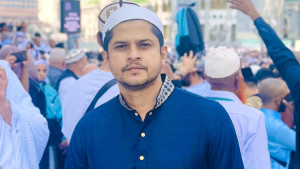 মক্কায় এসেছি, তবুও মানুষ বাজে মন্তব্য করছে: নিলয়