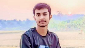 থার্টিফার্স্ট উদযাপনের সময় ছাদ থেকে পড়ে স্কুল ছাত্রের মৃত্যু
