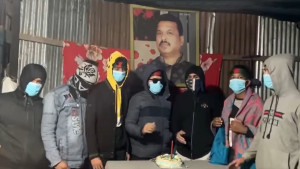 চোখ-মুখ ঢেকে অজ্ঞাত স্থানে প্রতিষ্ঠাবার্ষিকী উদযাপন করল ছাত্রলীগ